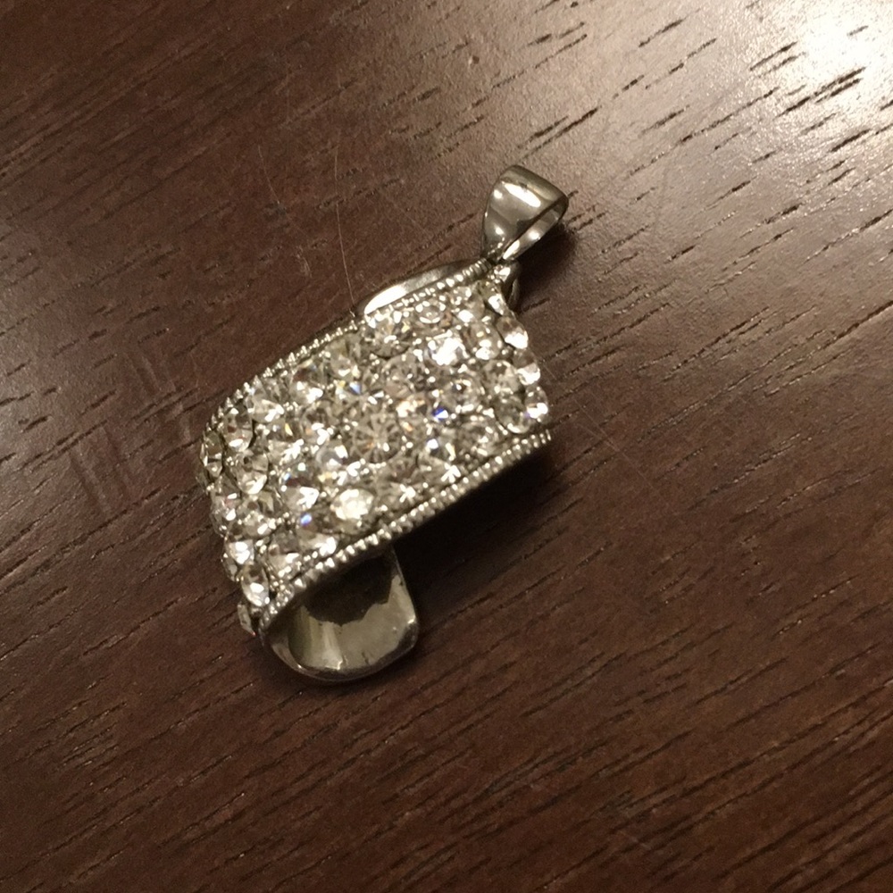 💎SALE💎 diamonds twist  charm